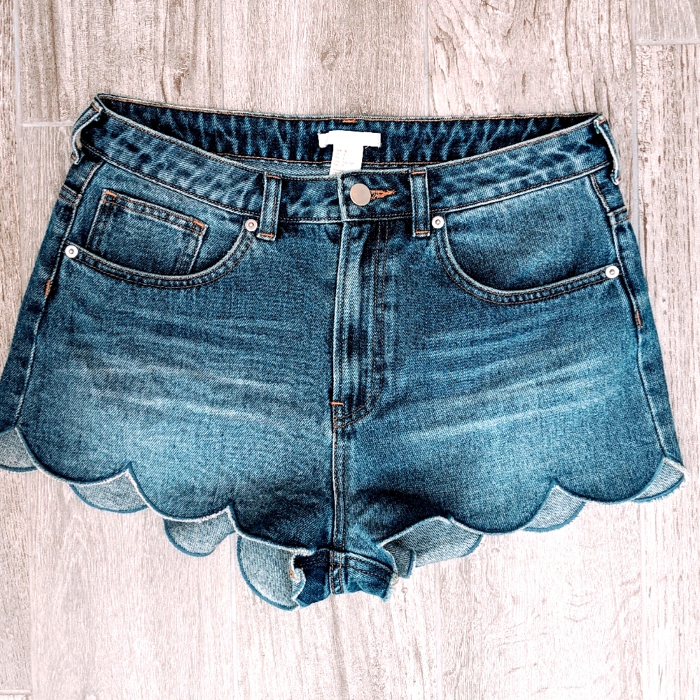 H&M Scalloped Edge Denim Shorts 8